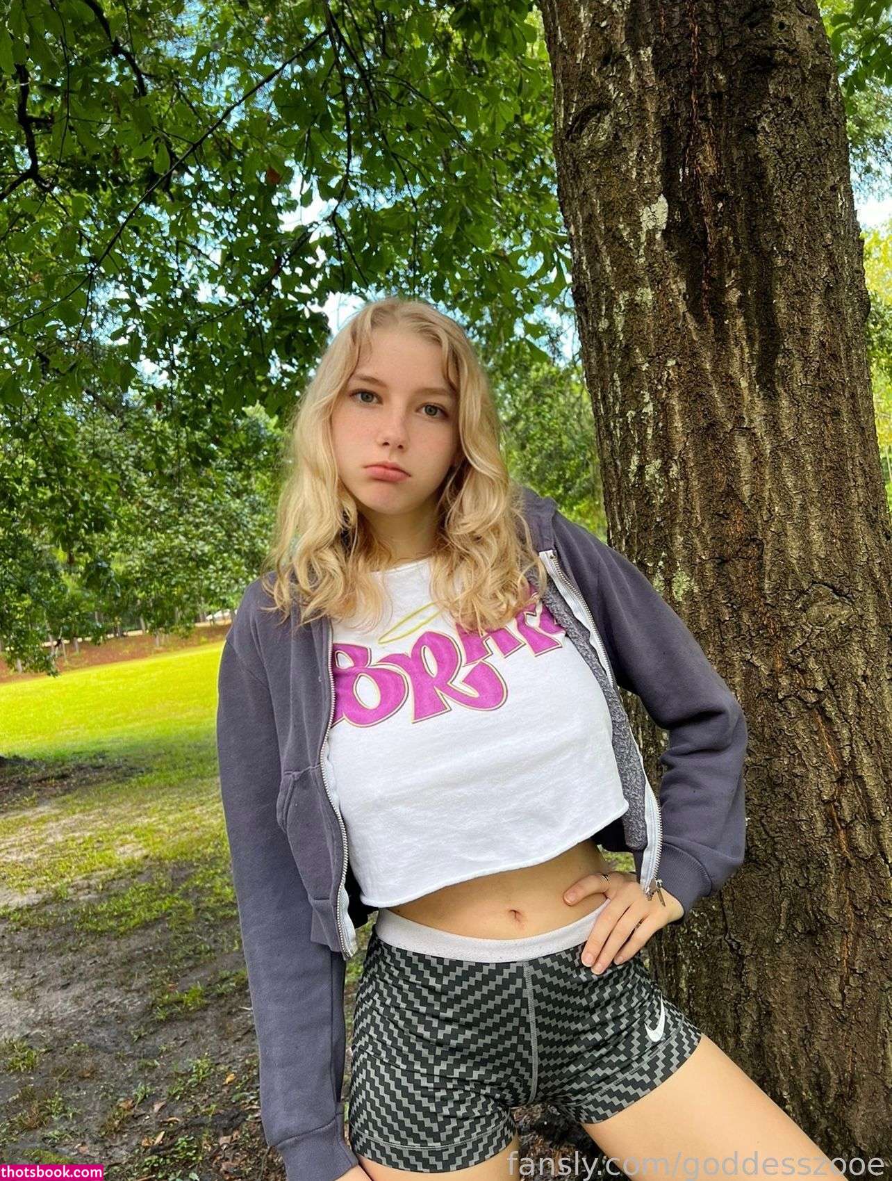 Zoe Moore Photos #1 271951