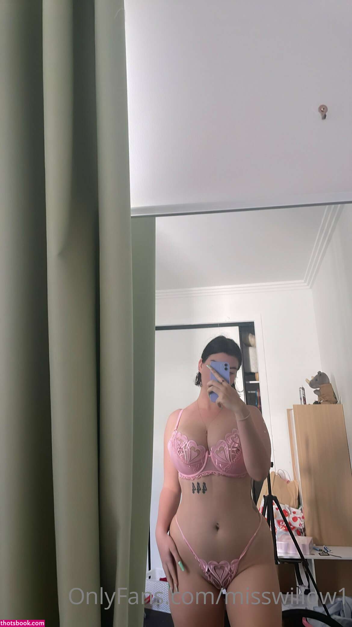 Phoebewillow Photos #1 285236