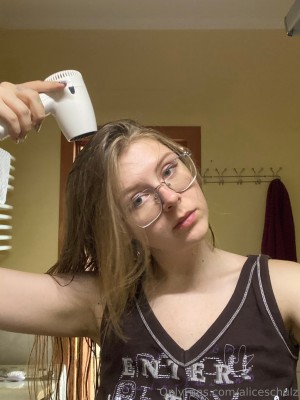 aliceschulz kleinealicee Nude Leaks OnlyFans Photos #1