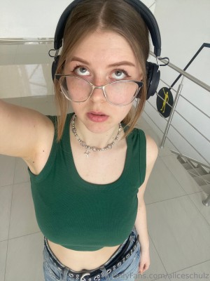 aliceschulz kleinealicee Nude Leaks OnlyFans Photos #4