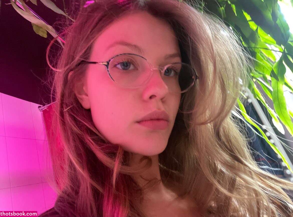 Christiane F Nude Leaks OnlyFans Photos #4 1759125