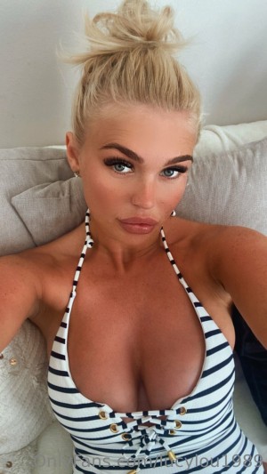 lucylou1989 Nude Leaks OnlyFans Photos #5