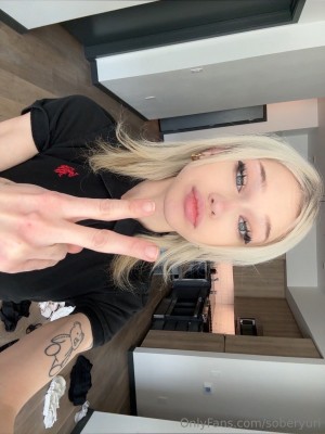 soberyuri Nude Leaks OnlyFans Photos #3