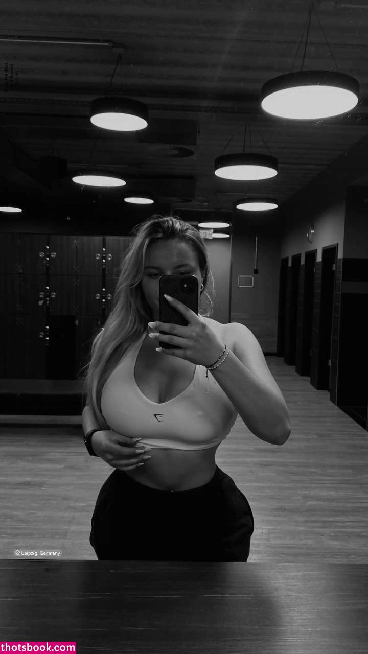 madeleine 1912 Nude Leaks OnlyFans Photos #3 1748681