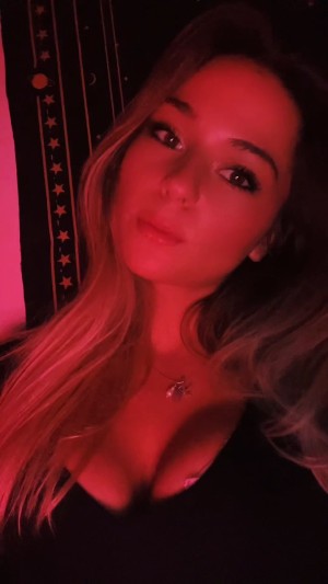 Maisie gr0us3 and maisi3 Nude Leaks OnlyFans Video #1