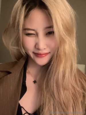 yunni2yung Nude Leaks OnlyFans Photos #1