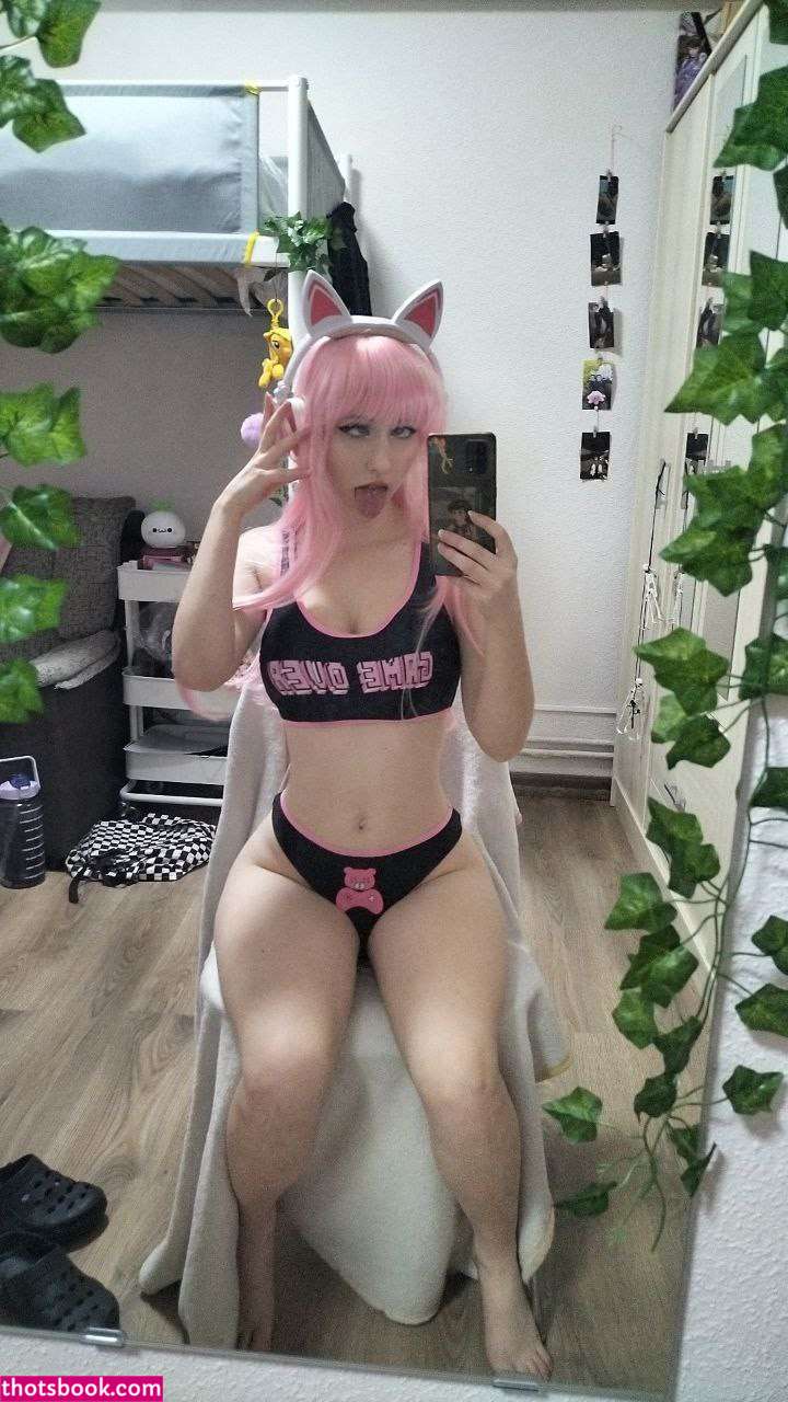 Yumi waifu Pinkiyumi WaifuYumi Nude Leaks OnlyFans Photos #1 1764122