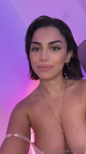 oliviapeachyy Nude Leaks OnlyFans Photos #2