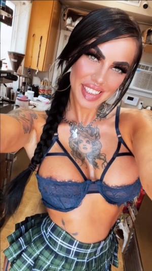 Roxi Riotxx Nude Leaks OnlyFans Photos #5