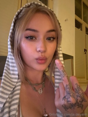 JadeyAnh vylerria Nude Leaks OnlyFans Photos #22